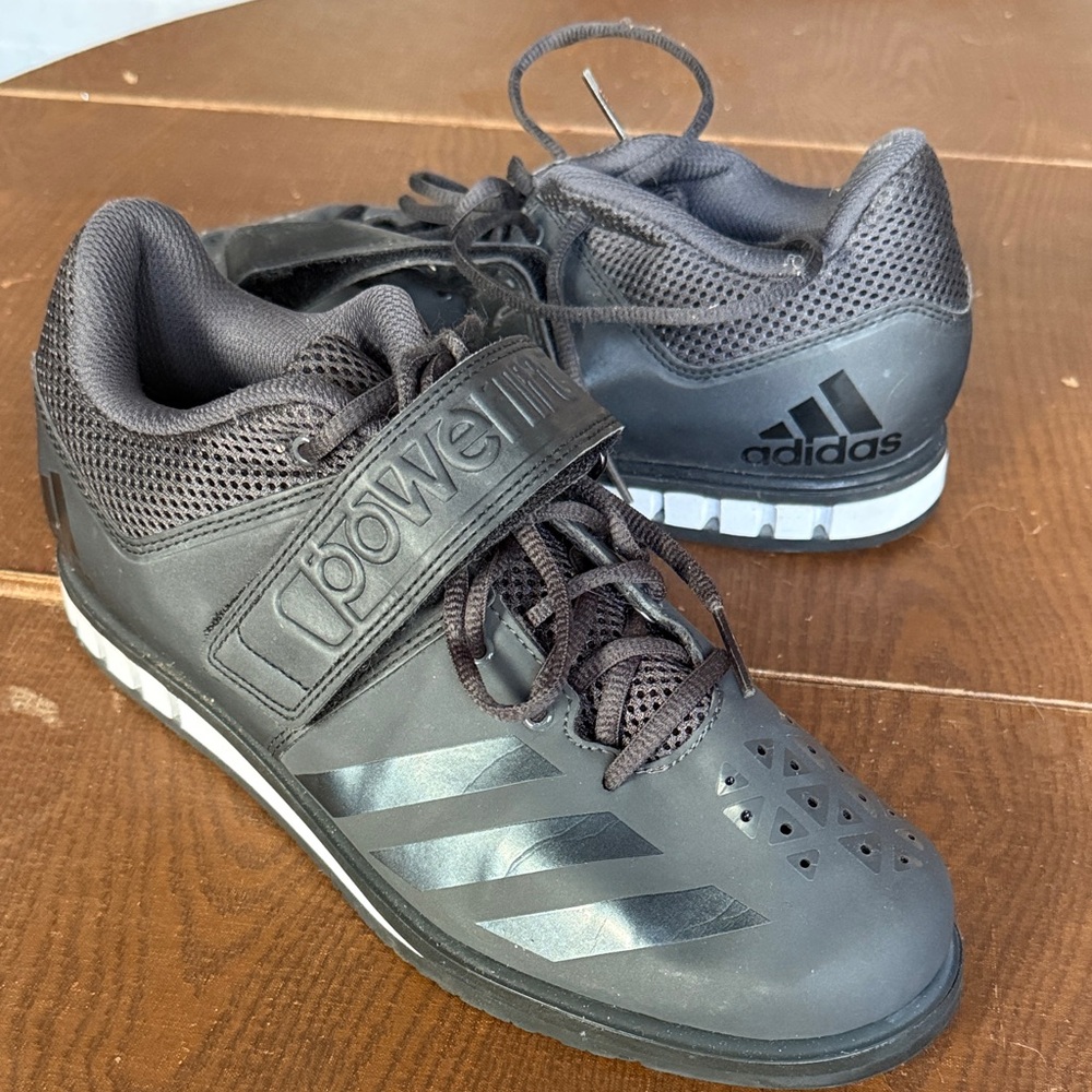 Adidas Powerlift Mens Size 9.5. Powerlifting shoes, new condition.